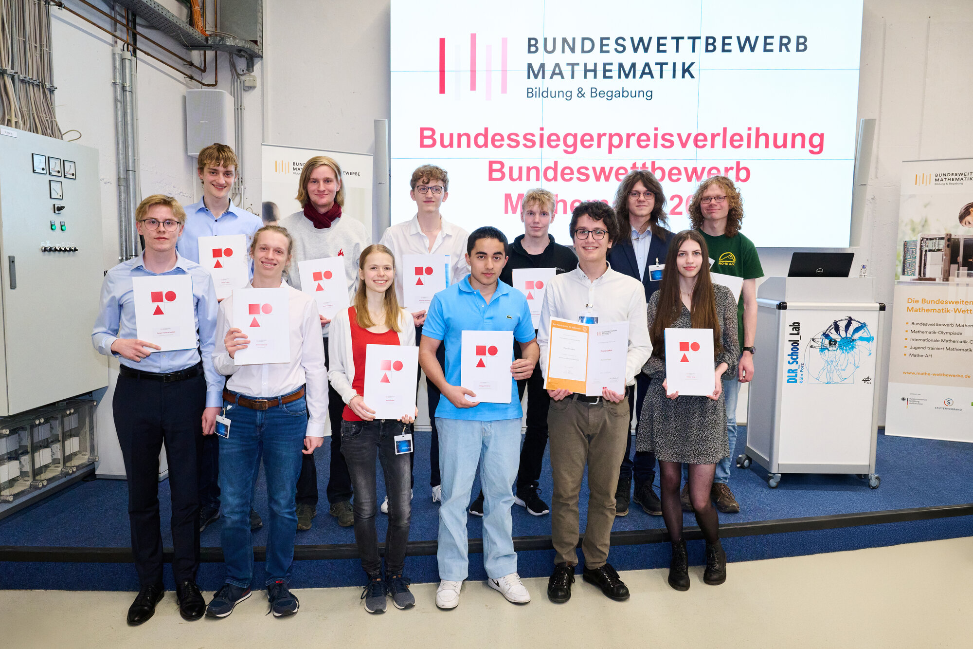 Gruppenfoto Bundessieger 2024 bei der Preisverleihung