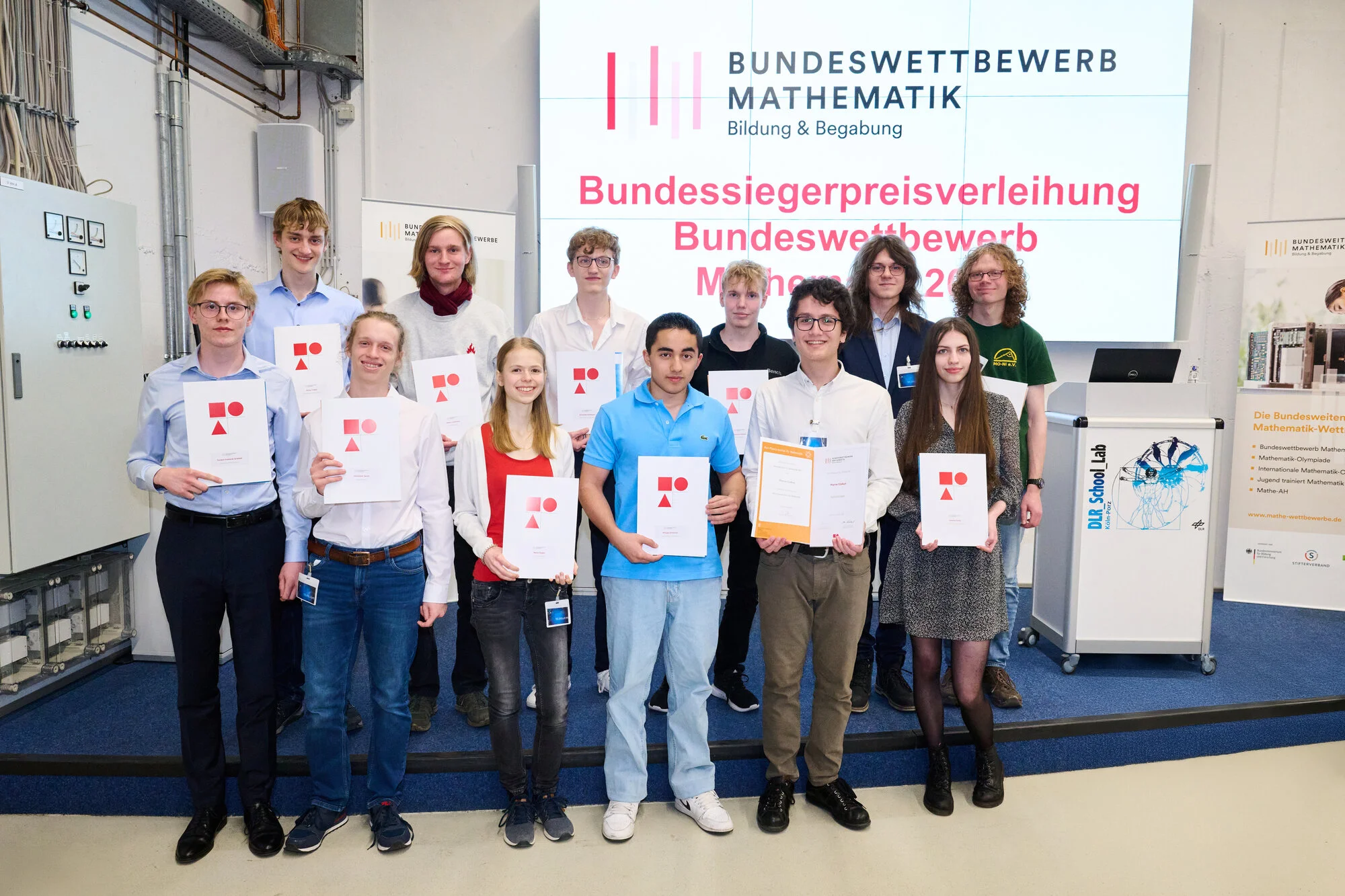 Gruppenfoto Bundessieger 2024 bei der Preisverleihung 